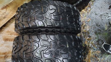 Par de llantas todo terreno NAZZiNI MUD CONTENDER M/T LT 33x12.50r/20 85% de vida