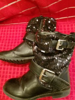 Girls black boots sz 11