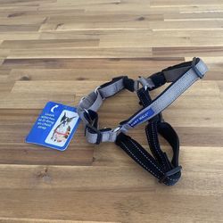 Easy Walk Leash Attaches To D-Ring On Chest Strap Size M