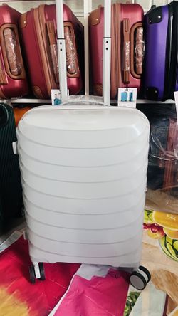 NEW 20” Gray Carry-On Luggage – $30 FIRM | Trusted Seller ⭐ 1,000+ Positive Reviews 📍 South Durango & 215 — near IKEA 🧳 Hardshell • 360° spinner wh