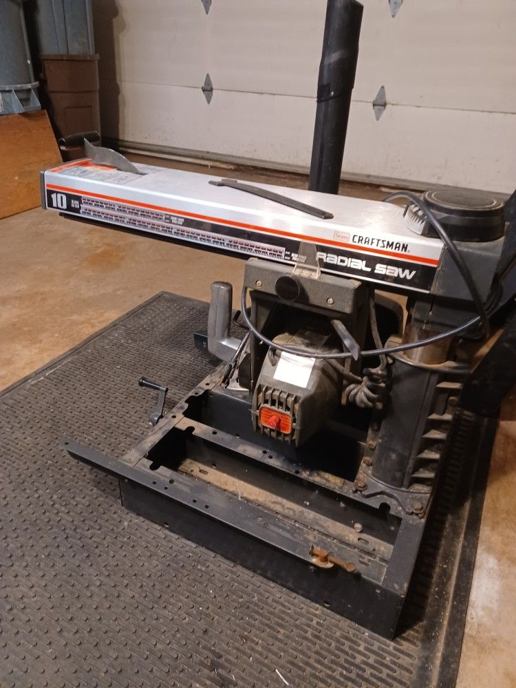 Craftsman 10" Radial Arm Saw With Stand. Model 113.197751