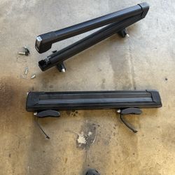 Thule Snowboard/Ski Rack - 6 Pairs Of Skis, 4 Snowboards