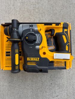 DeWalt XR 1" Rotary Hammer Drill DCH273