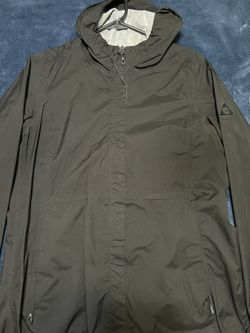 Woman’s Windbreaker 