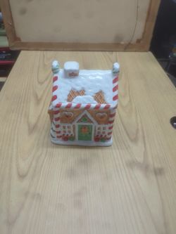Cookie Jar Ginger Bread House 🏠 Ceramic 