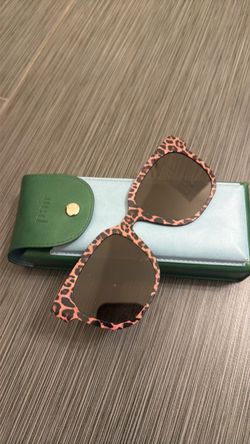 Pair eyewear