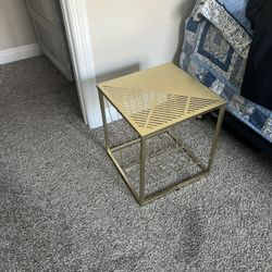 Magazine Rack / End Table 