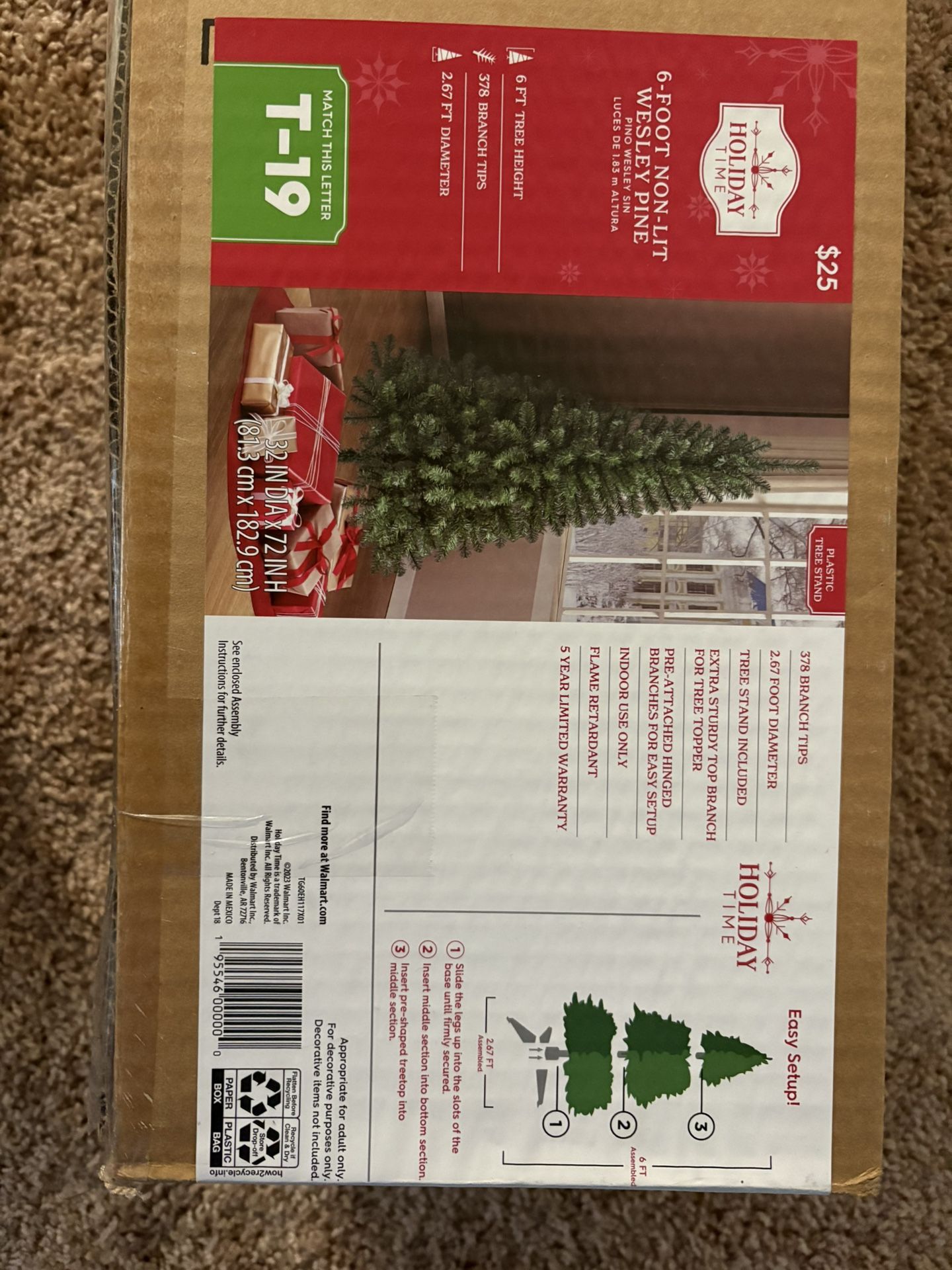 Christmas’s Tree With Ornaments 