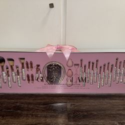 Bedazzled Makeup Brushes!