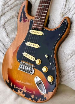Stratocaster Relic w/ McCready Loaded Pickguard Strat Firefly FFST SRV/Rory Gallagher
