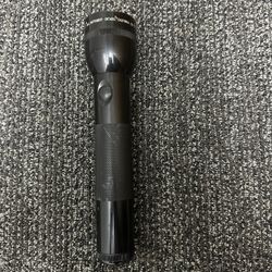 Maglite Standard Black Aluminum Flashlight