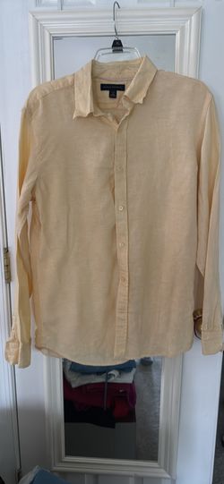 Banana Republic button up shirt. Long sleeve style. Size M. Great for casual wear.