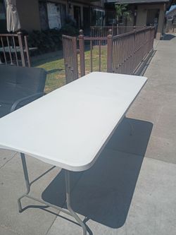 Tengo esta mesa