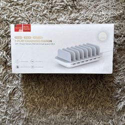 7-Port charging station