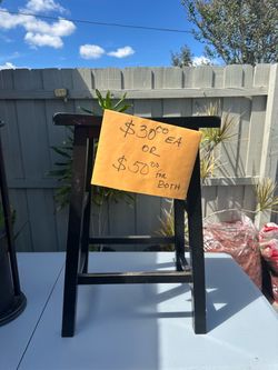 Short stool black