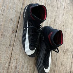 Nike  Superfly 5 (size 4)