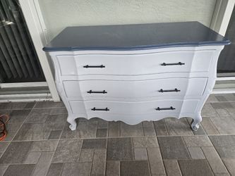 3 DRAWER DRESSER