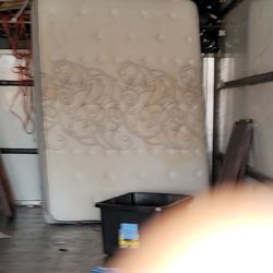Free queen Mattress sets