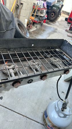 Parrilla. 3 que mayores trabajando bien