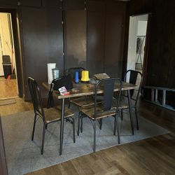 Dining Table W Four Chairs 