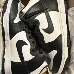 Nike dunks size 9.5