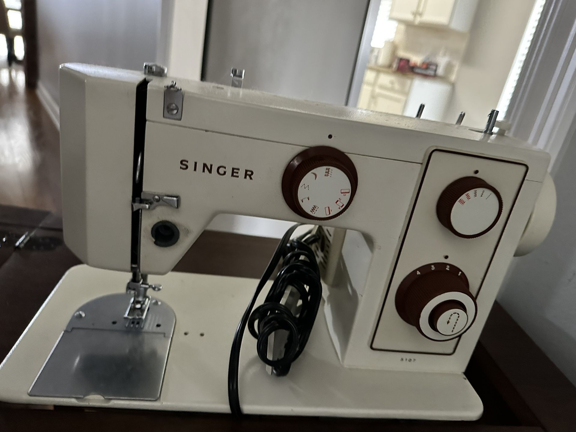 Vintage SINGER Sewing Machine, Cabinet & Chair
