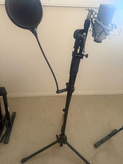 Oktava Condenser Microphone with Stand and Pop Filter