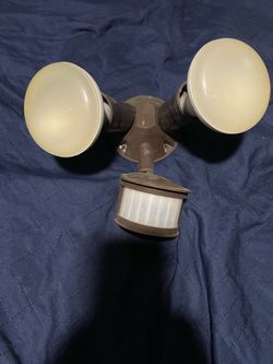 Outdoor Hardwired Motion Sensor Dual-Head Flood Light Bronze 200W UL