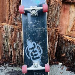 Mini logo skateboard Independent Trucks