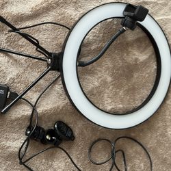 Circle Light With Phone Holder