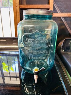 Mason jar drink dispenser