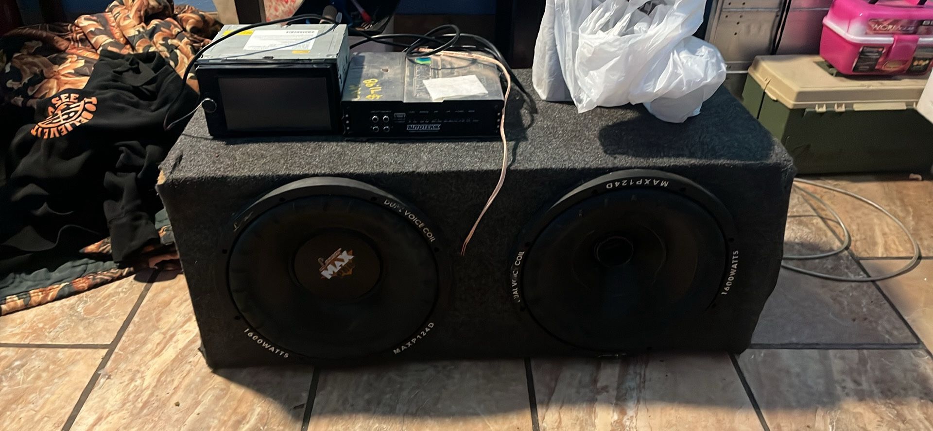 Primed 2 12’s speakers