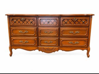 Vintage Stanley, French provincial dresser