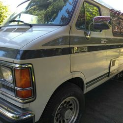 1989 Dodge Xplorer 228 (Top of the Line) Classic RV (Class B)