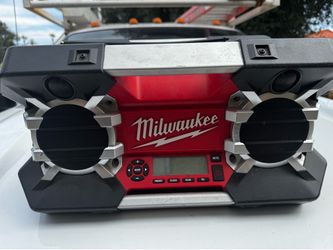 Milwaukee jobsite radio