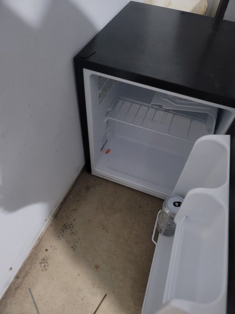 Table Top Hisense Refrigerator