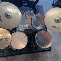 Pearl Roadshow Drum Set & Donner Throne + Extras