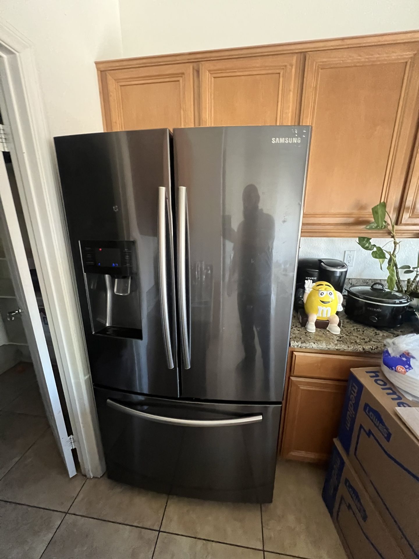 Samsung Black Stainless Steal Refrigerator
