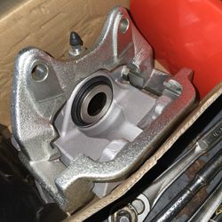 2007 Gmc Seira Brand-new Rear Calipers