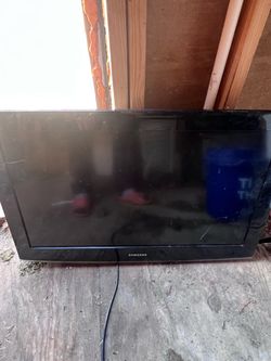 32” Samsung tv with mount