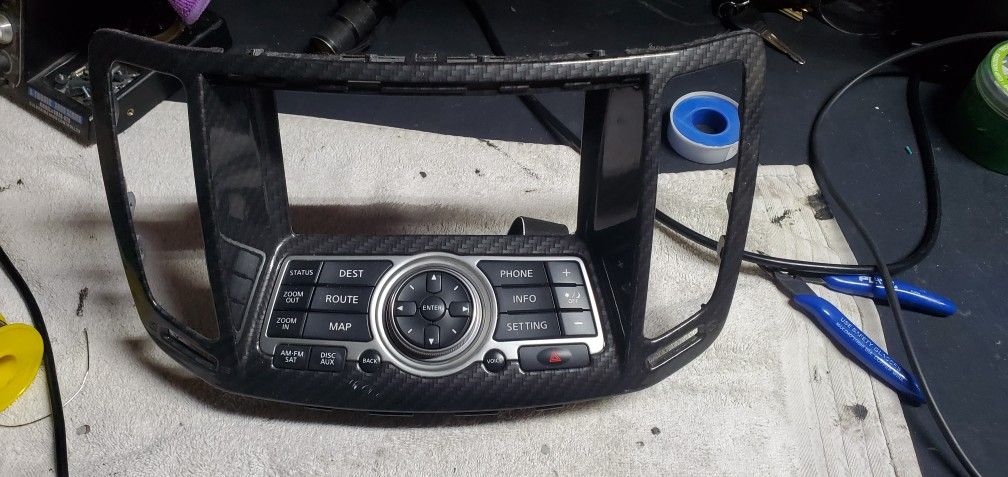 2008-2013 Infiniti G37 07 08 G35 Dash Info Navigation System Control Panel
Part Number 285F5-JK600 
Genuine OEM Factory