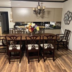Council  Craftsman  8 Seat Dining Table