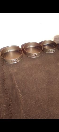 Baking Pans Pickup Between 2:00-10:40 Rainbow/Charleston Cash Only Read Description 