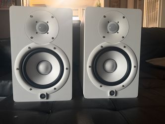 HS7 Speakers