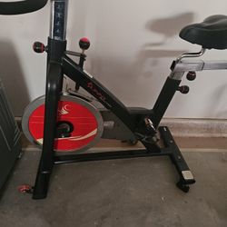 Speed Bike. Adjustable Seat  210 .like New W Wheels 