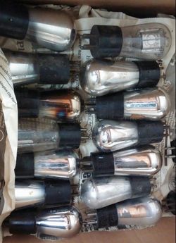 Antique 126, 127 glove radio tubes