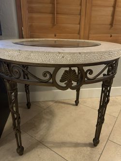 Round Table