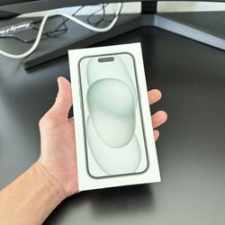 Brand New iPhone 15 (Black, 128GB) – T-Mobile 