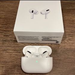 Apple AirPods Pro with Charging Case 