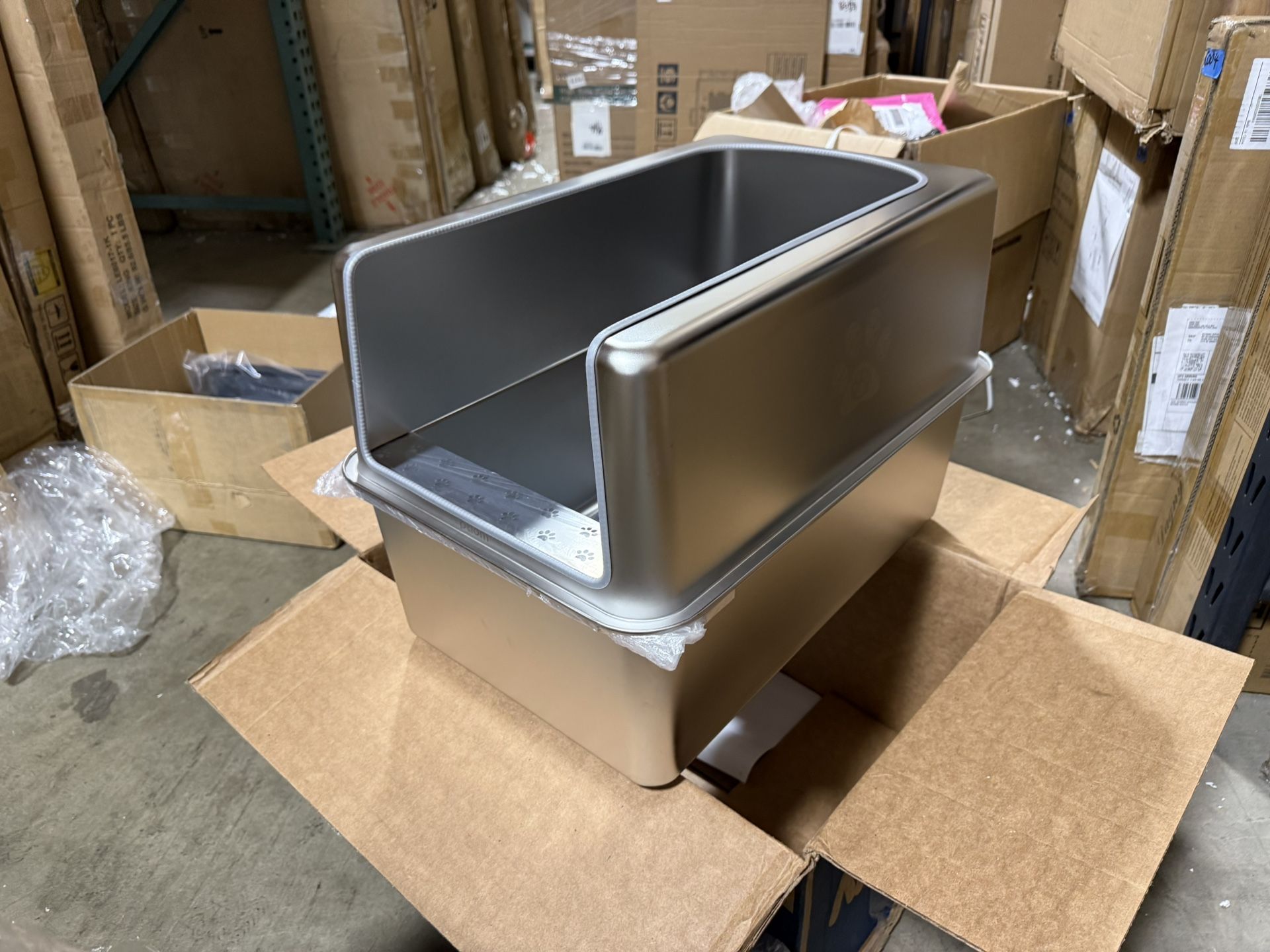 XL Stainless Steel Cat Litter Box – High Sides, Easy Clean